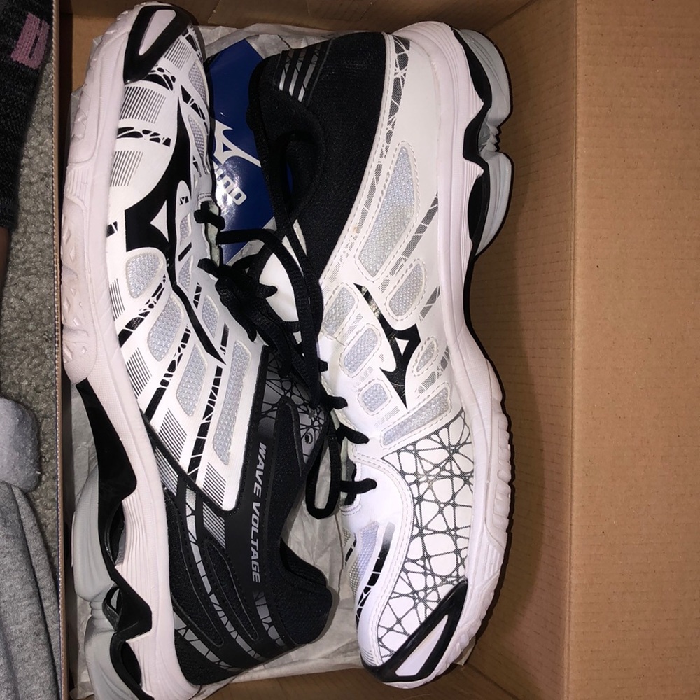Mizuno volleyball shoes!